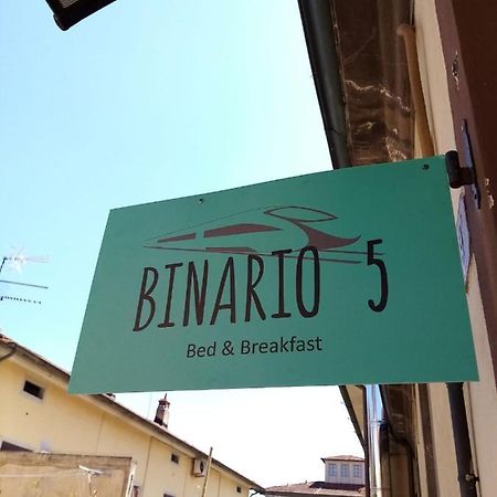לינה וארוחת בוקר לוקה Binario 5 מראה חיצוני תמונה
